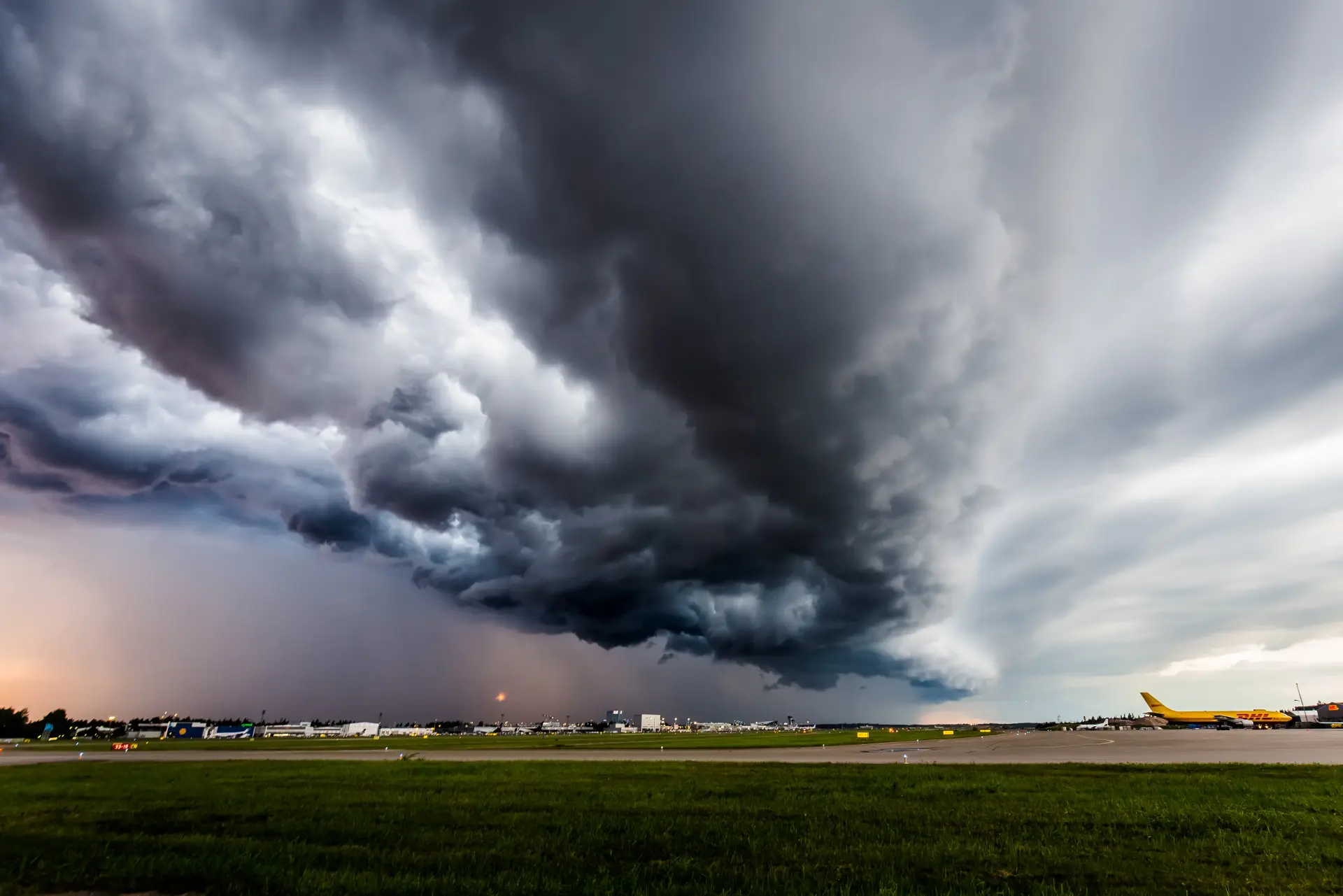 A nice picture of a storm cloud